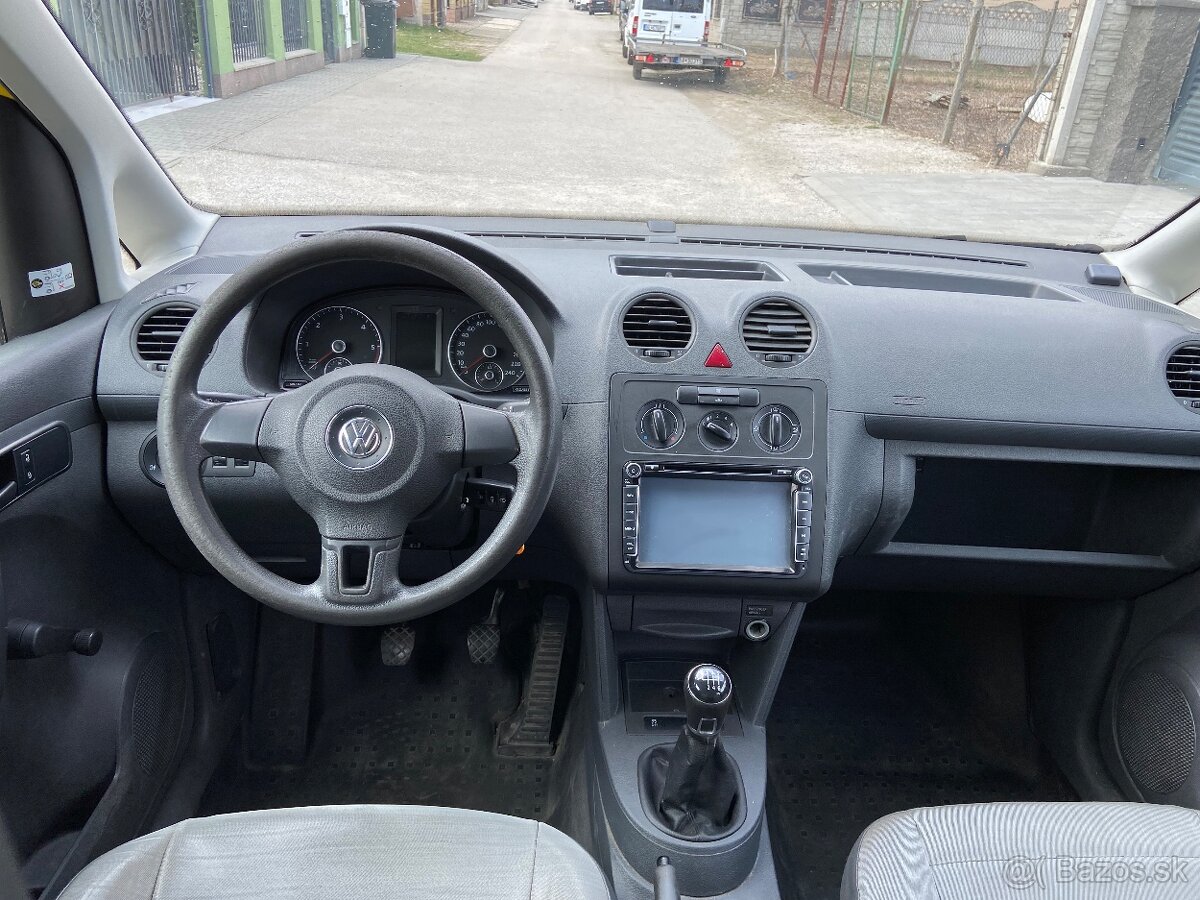 VW CADDY 2.0 TDi MAXI 4x4 - 11