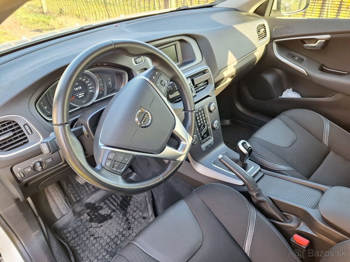 Volvo V40 D3; 2.0 diesel; Manual; r.v. 2018; Bratislava - 11