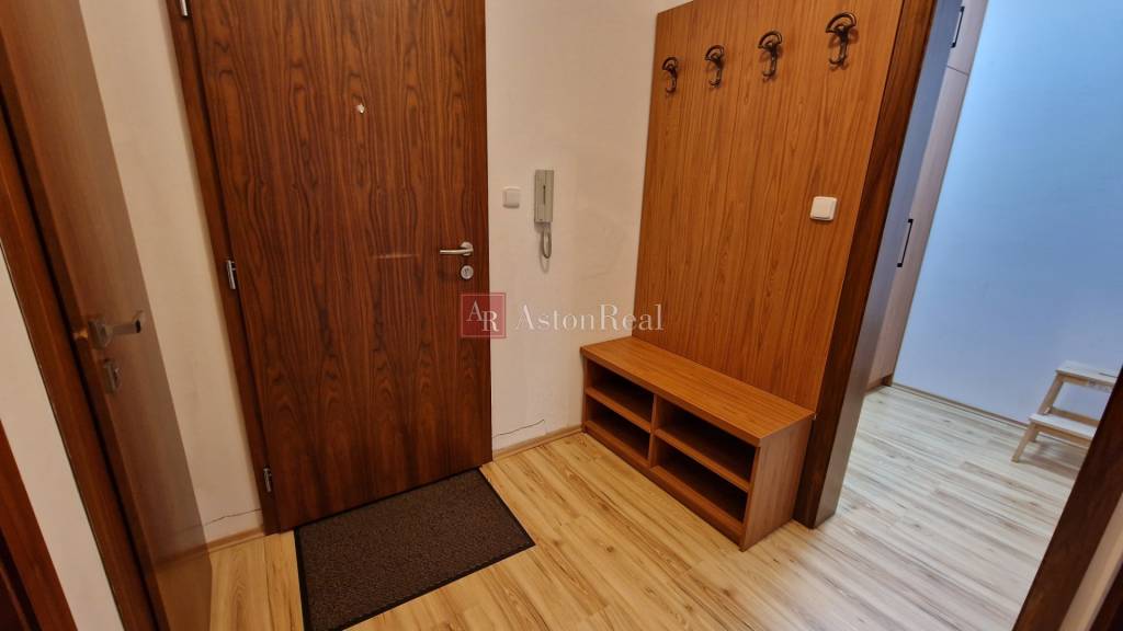 Rekreačný apartmán Vys.Tatry-Veľká Lomnica 57 m2-APARTMÁNY L - 11