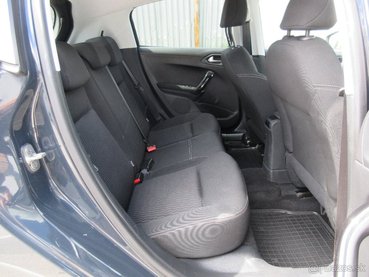 Peugeot 208 1.2 PureTech Style - 11