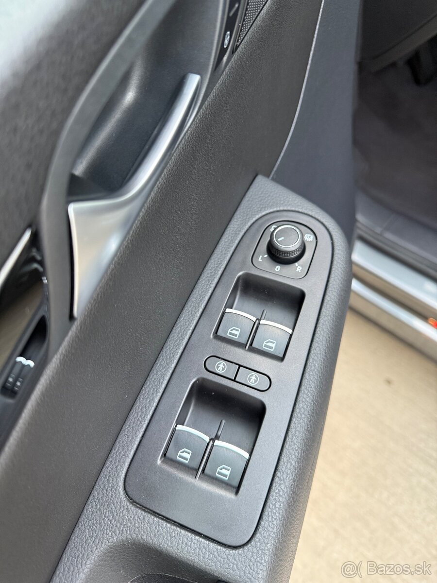 VW Sharan 2.0 TDI DSG Highline - 11