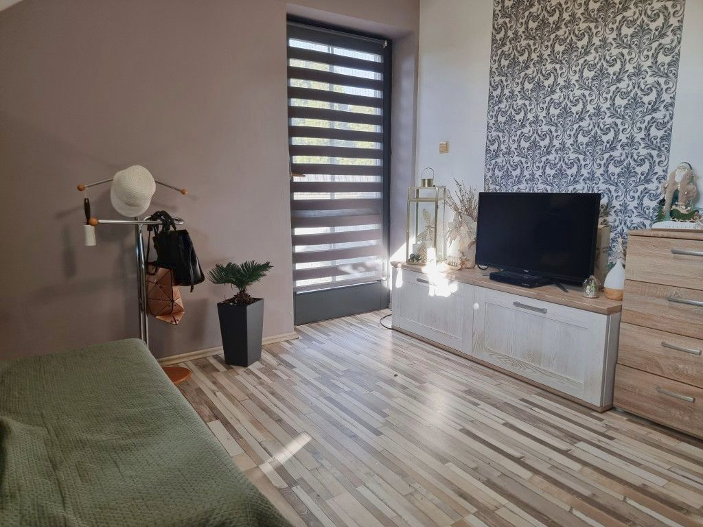 Exkluzívne na predaj RD s bazénom, garážou - 11