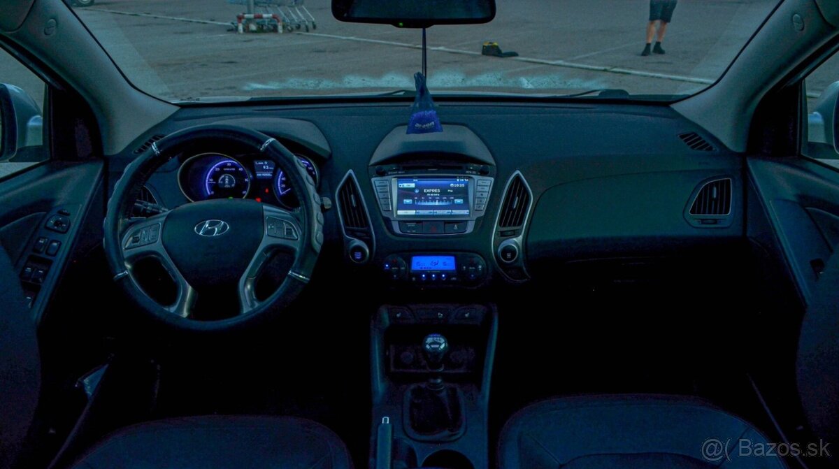 Hyundai ix35 2.0 CRDi VGT Premium 4x4 - 11