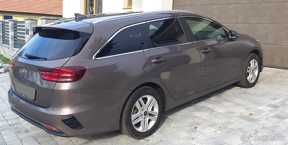 Kia Ceed kombi, benzín , Nebúrané , Fabrická záruk - 11