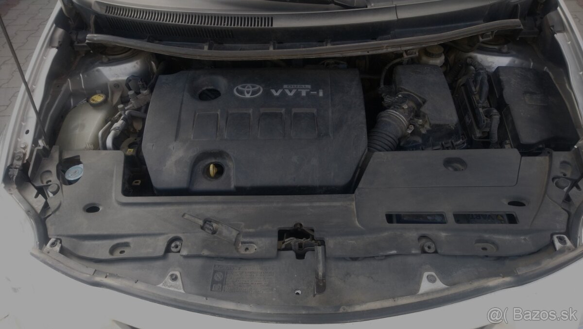 Toyota Auris 1,6 benzín - 11