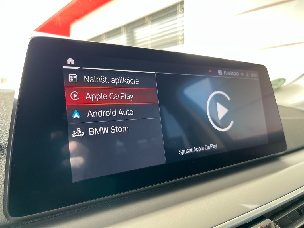 BMW 530d Touring xDrive 210kW AT/8 - 11