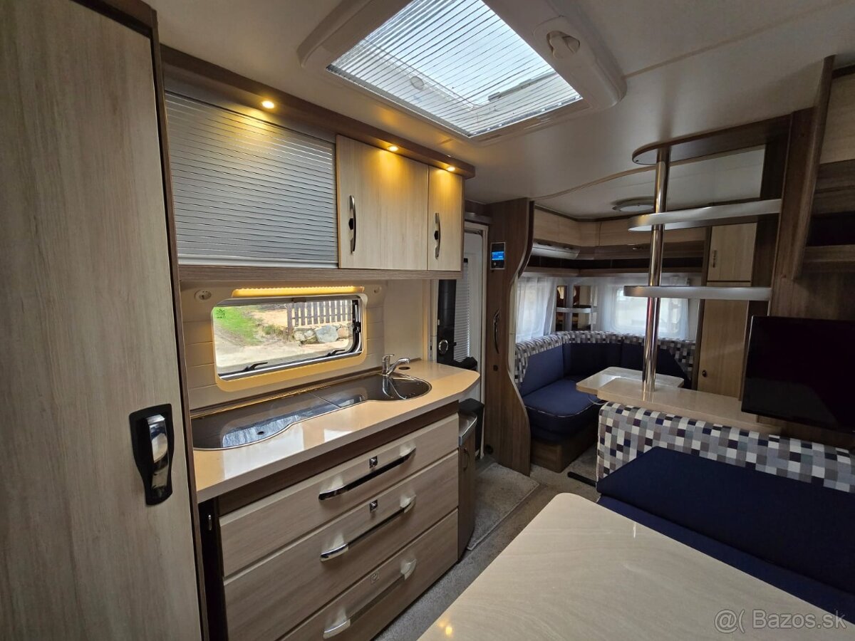 HOBBY Deluxe KMFE - dvojnápravový karavan - 11