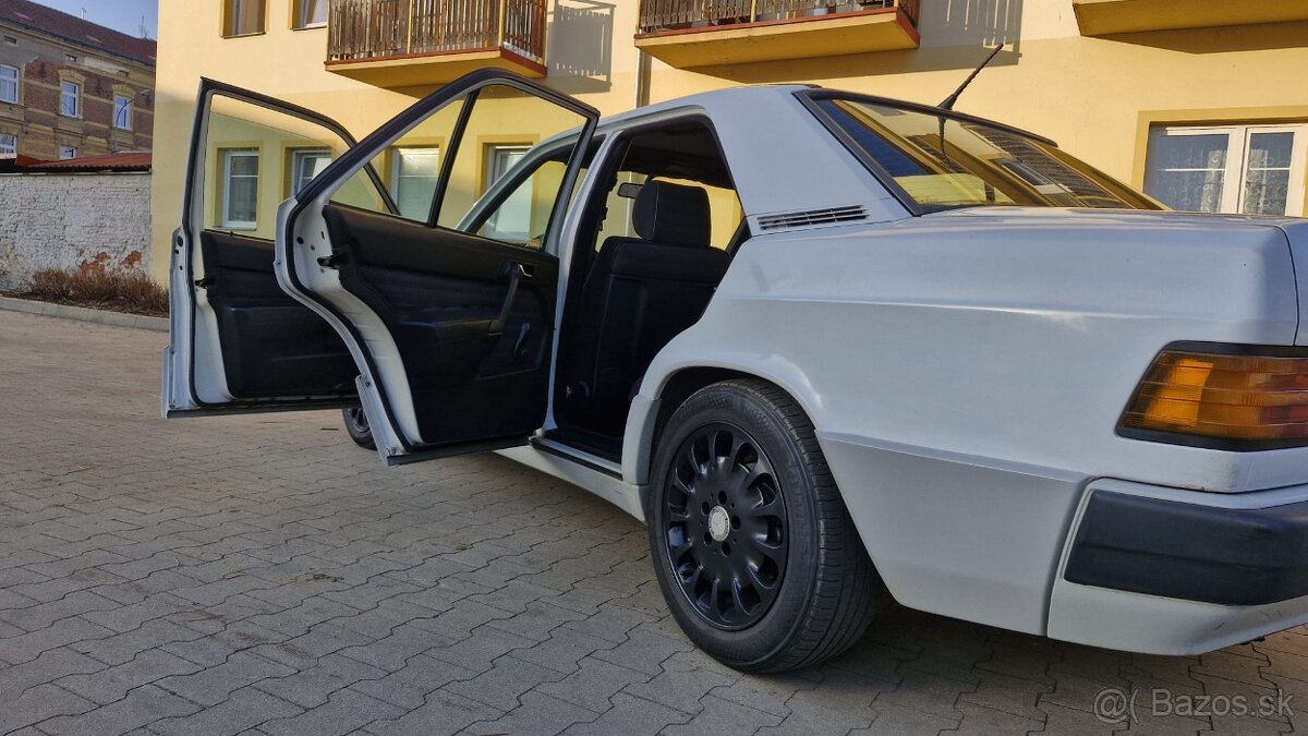 Mercedes benz w201 190E - 11