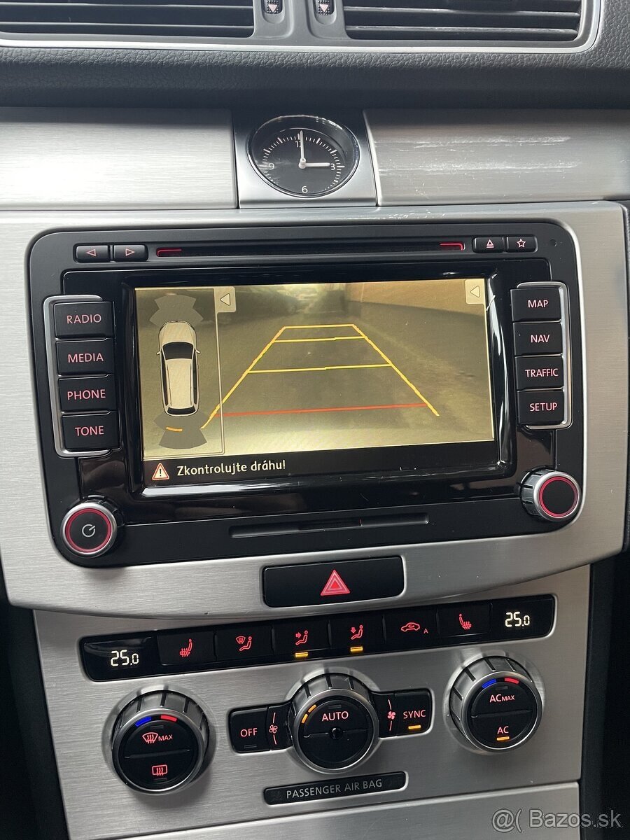 Volkswagen Passat B7 Combi 2.0 TDI 103kW Highline - 11