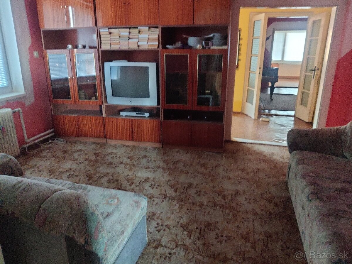 Rodinný dom s pozemkom v obci Čierna - 11