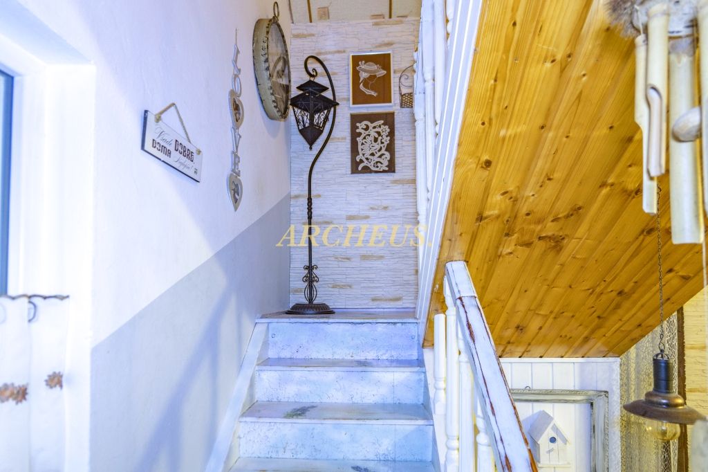 NA PRENÁJOM, PODKROVNÝ 2 IZBOVÝ BYT V RD, 55m2, SOLIVAR - 11