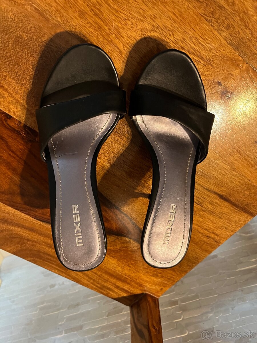 Rozne boty cislo 35 - 11