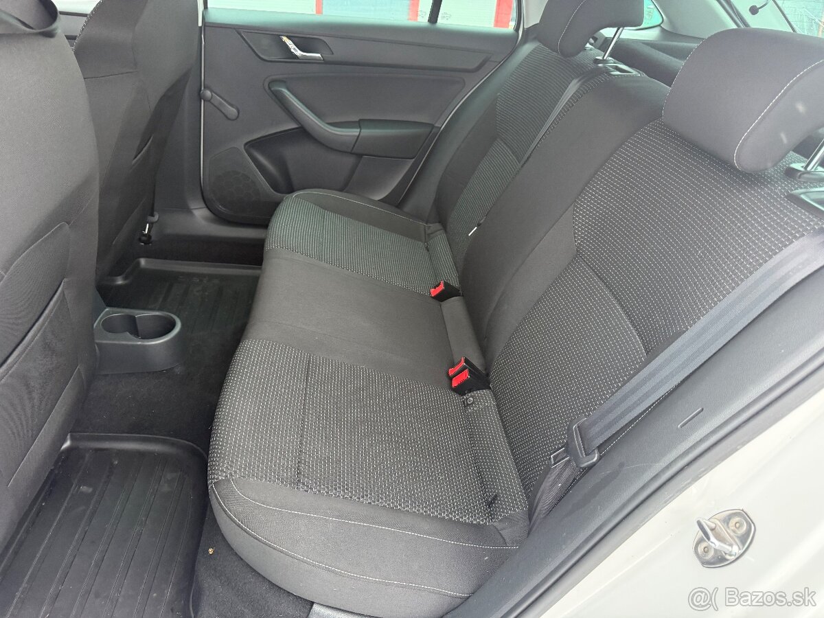 Škoda Rapid spaceBack 1.2Tsi 53 000km - 11