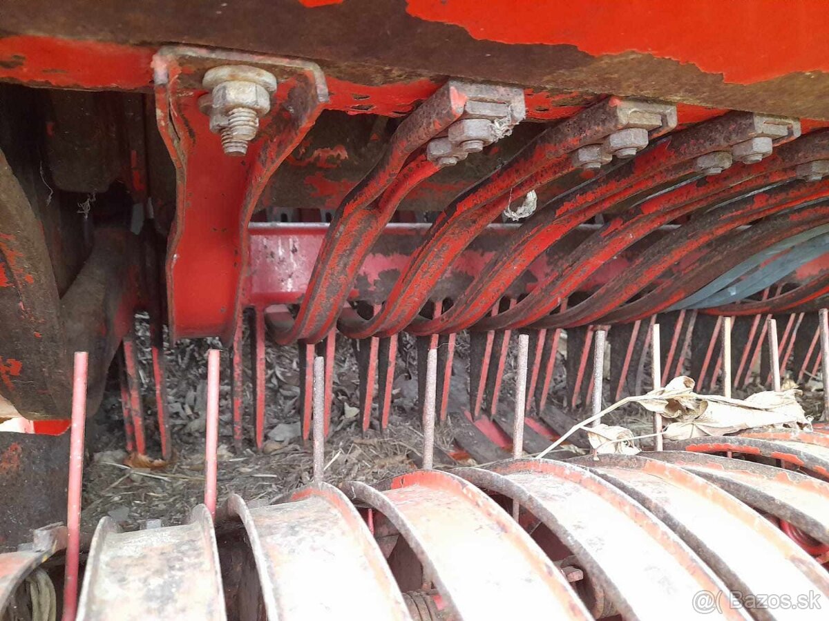 Samozberací voz Mengele na senáž . - 11