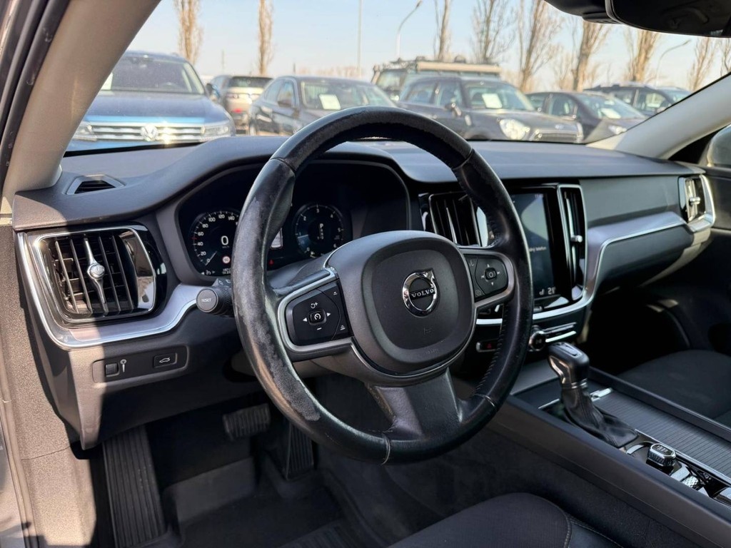 Volvo V60 D3 Momentum A/T - 11