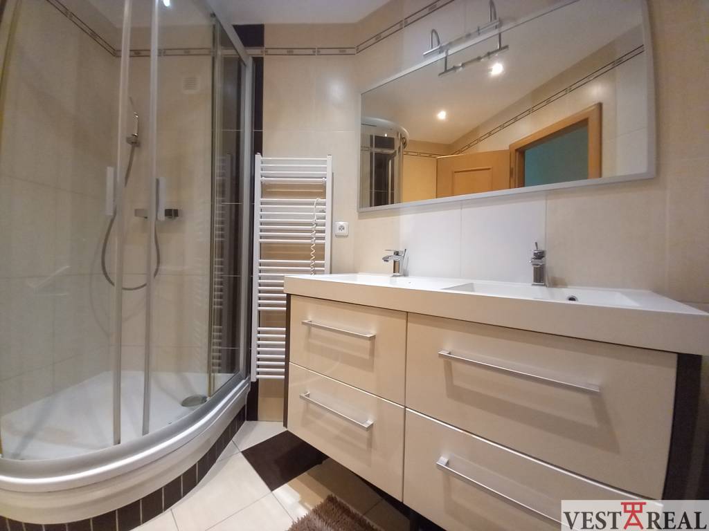 Rezervované: 3 izbový byt s balkónom Trnava- Nerudova - 11