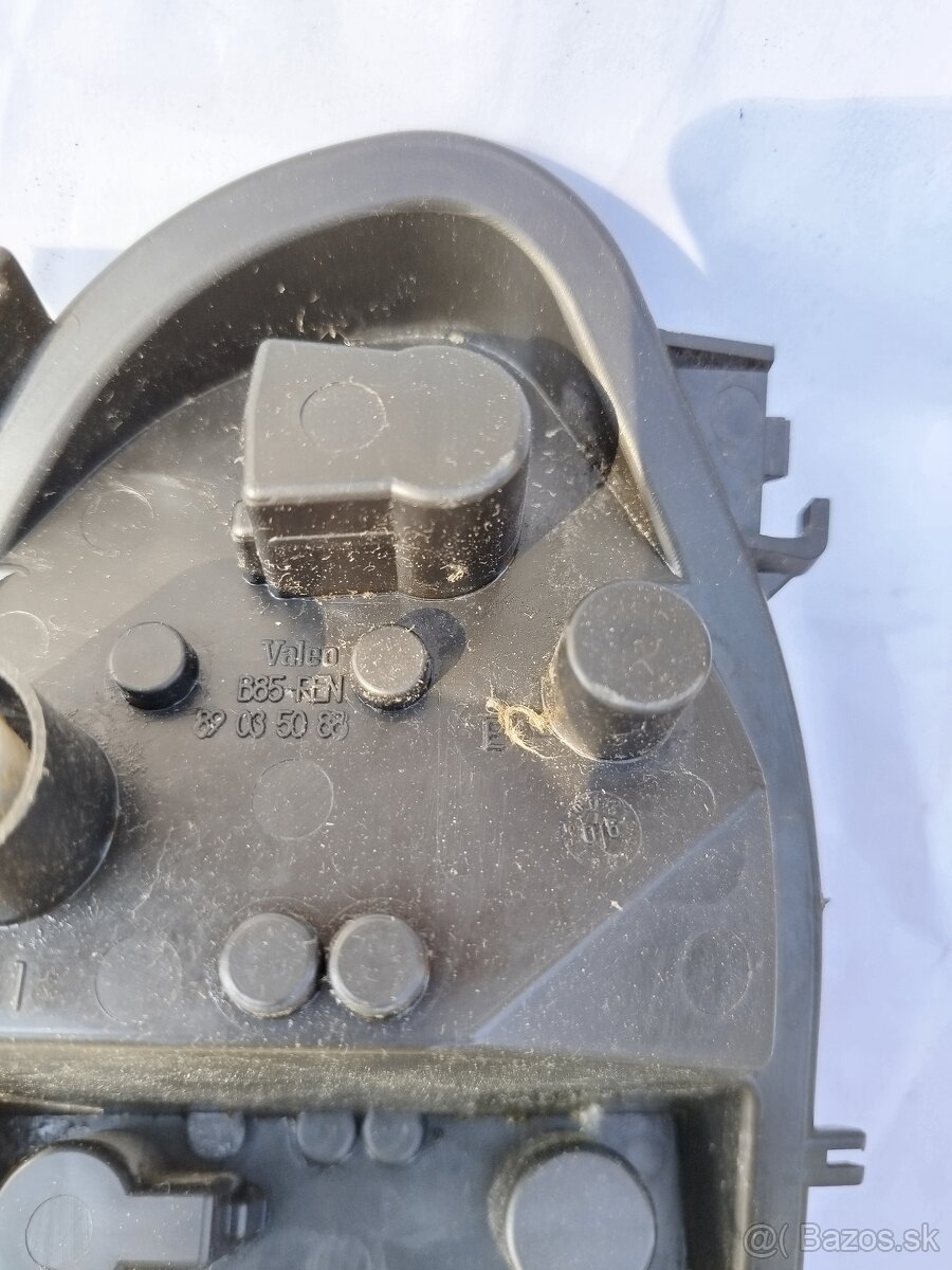 Renaut Clio III-Uchit narazníka - 11