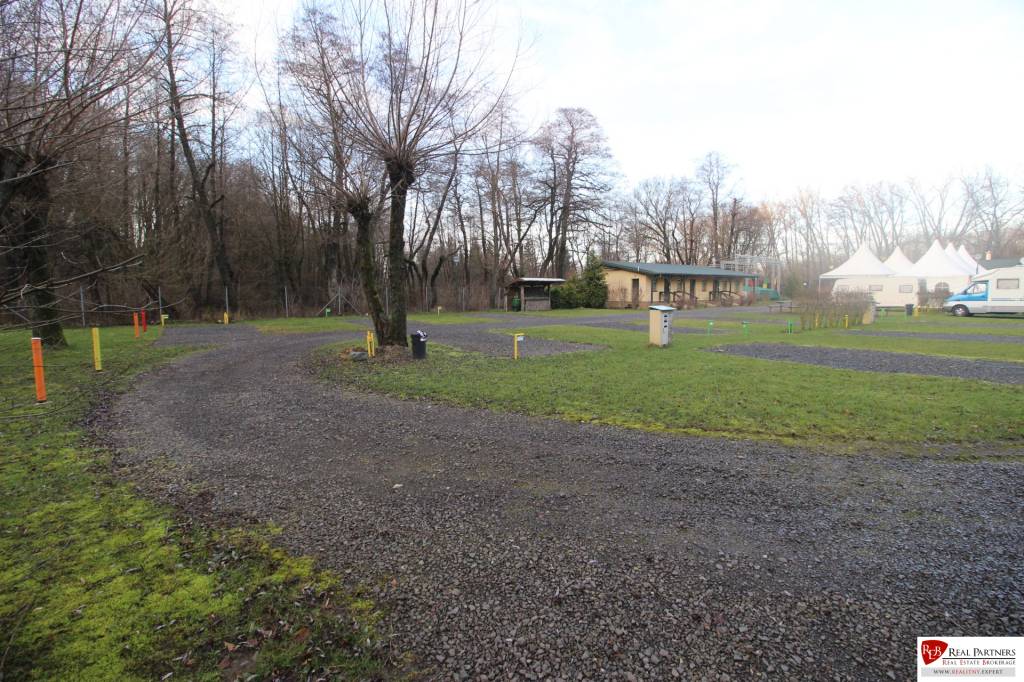 REB.sk zabehnutý multifunkčný rekreačný areál (kemp) Kuchyňa - 11