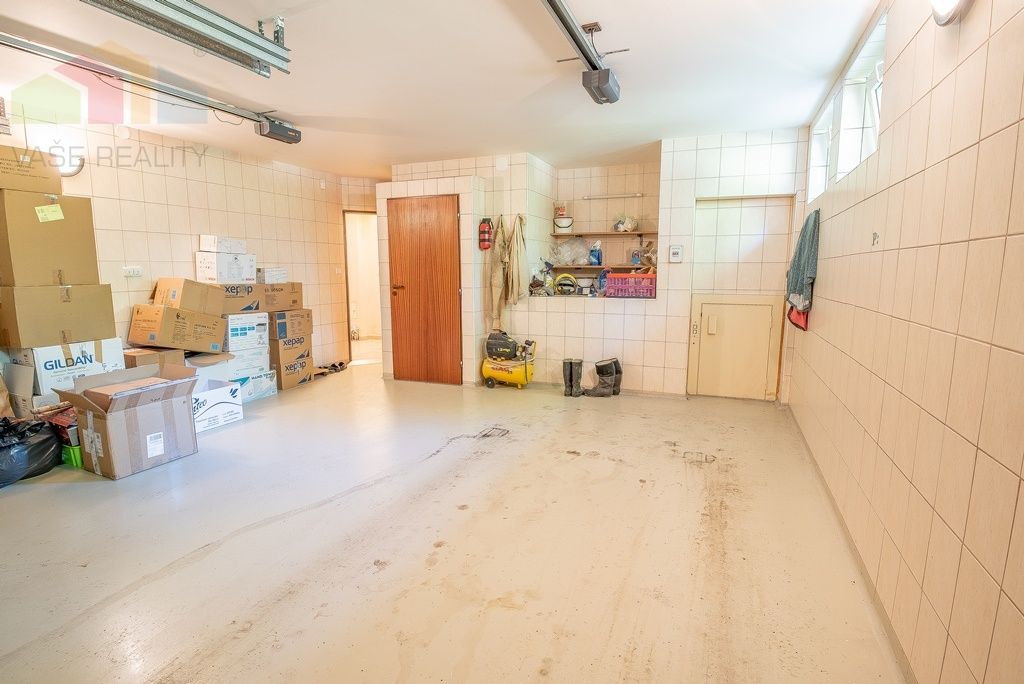 Krásny 7-izbový dom, 328 m² + 1389 m² pozemok, Trebostovo, o - 11