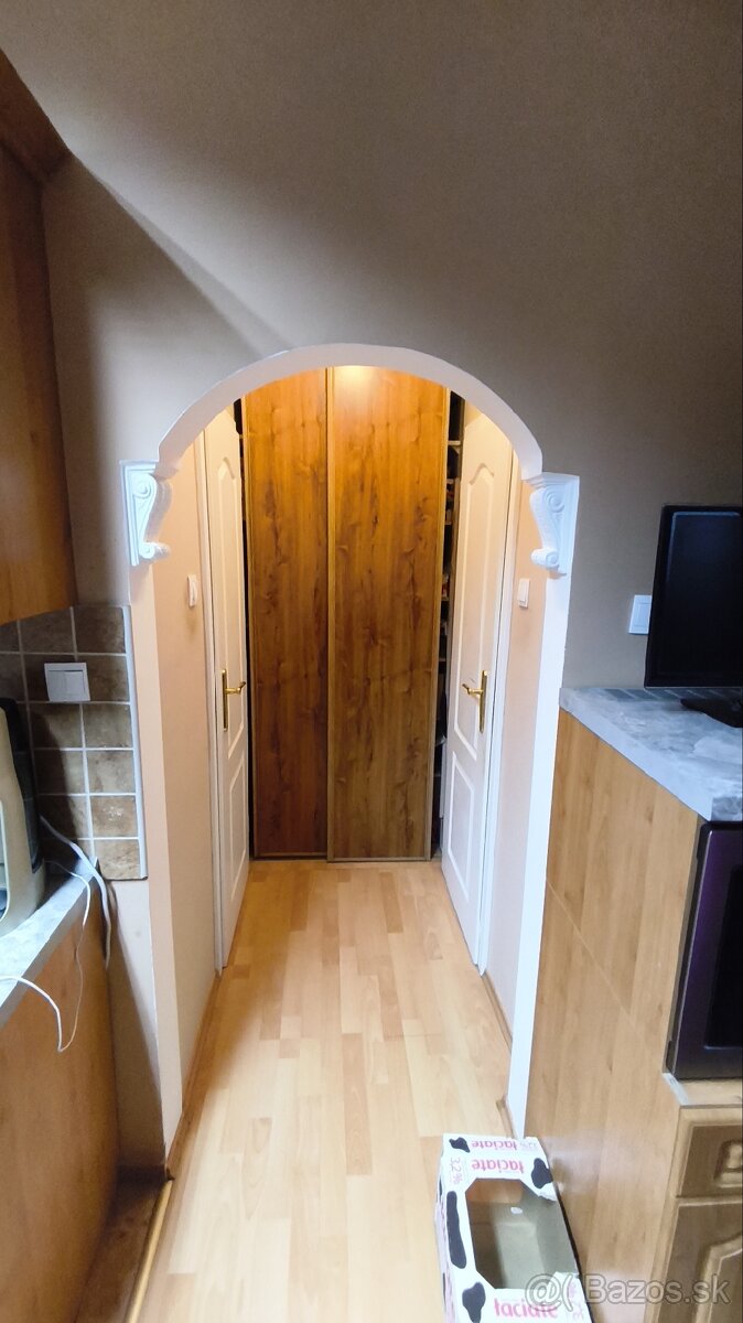 Predam 3 izbový byt (revolučná štvrt) - 11