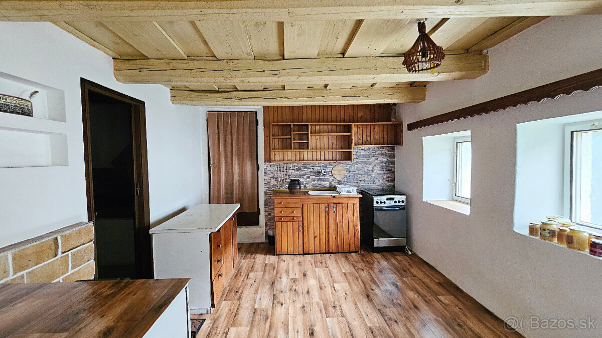 Rodinný dom v obci Chmiňany, s veľkou záhradou na predaj - 11