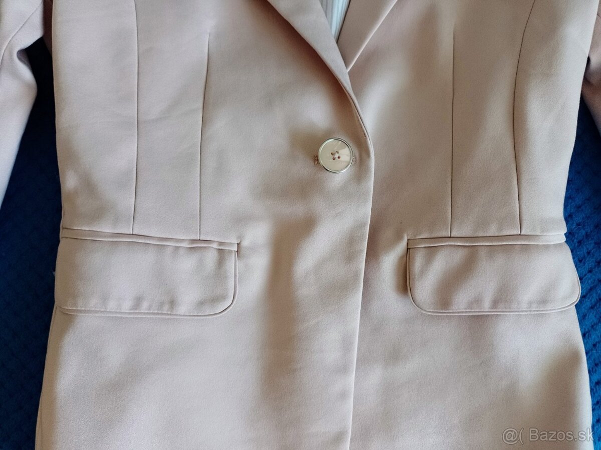 Dámske sačká a bundička v.S - 11