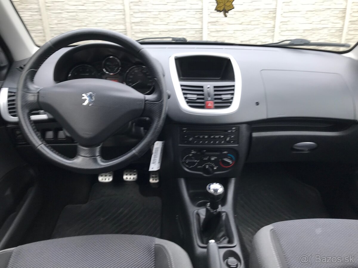 Peugeot 206+ 1.4 legend - 11