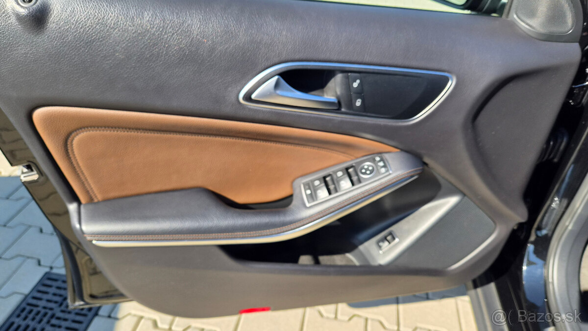 Mercedes-Benz GLA 180 Entry A/T - 11