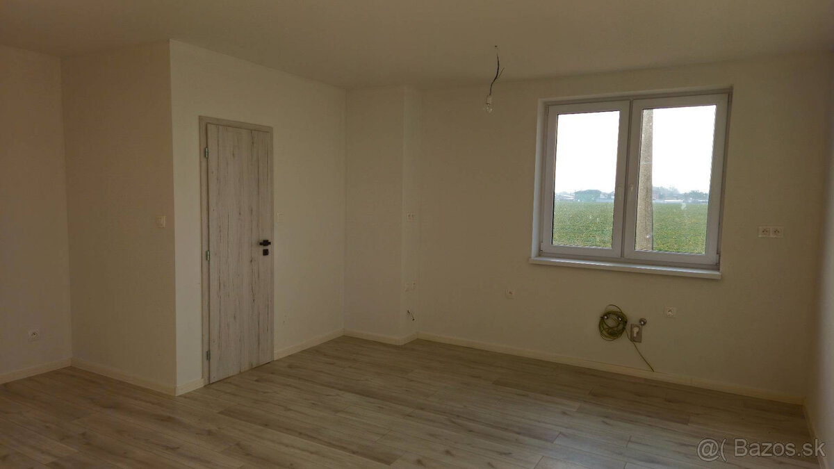 3izbovy byt (80m2) v obci Kmanová - REZERVOVANÉ - 11