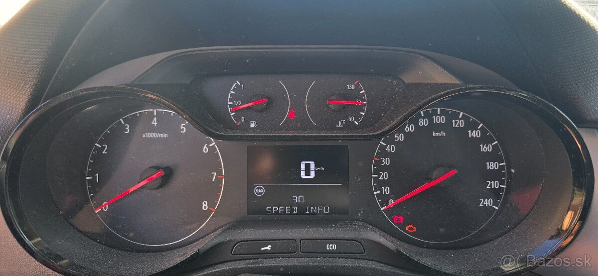 Opel Crossland X - 11