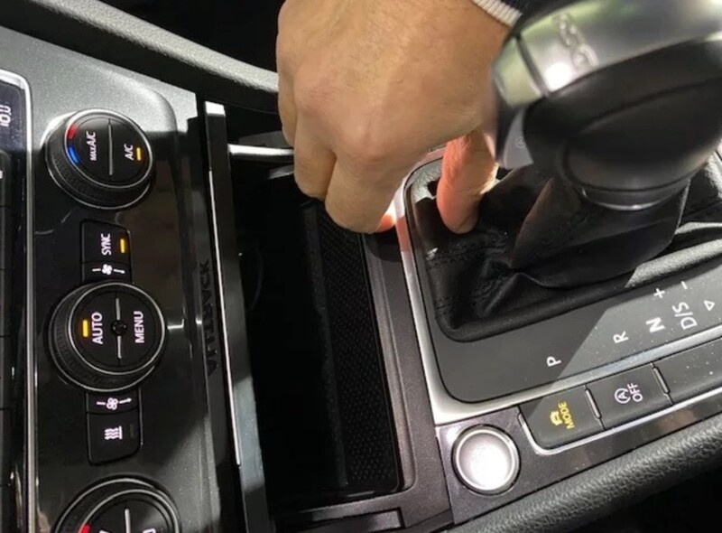 START-STOP STARTOVACIE TLACIDLO NA STREDOVY TUNEL - 11