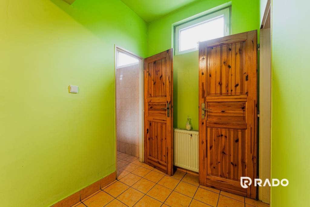 RADO | Pozemky s dvoma domami na prestavbu alebo novostavbu - 11