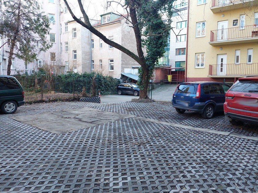 Prenajmeme admin budovu v Bratislave II. pri OC Centrál - 11