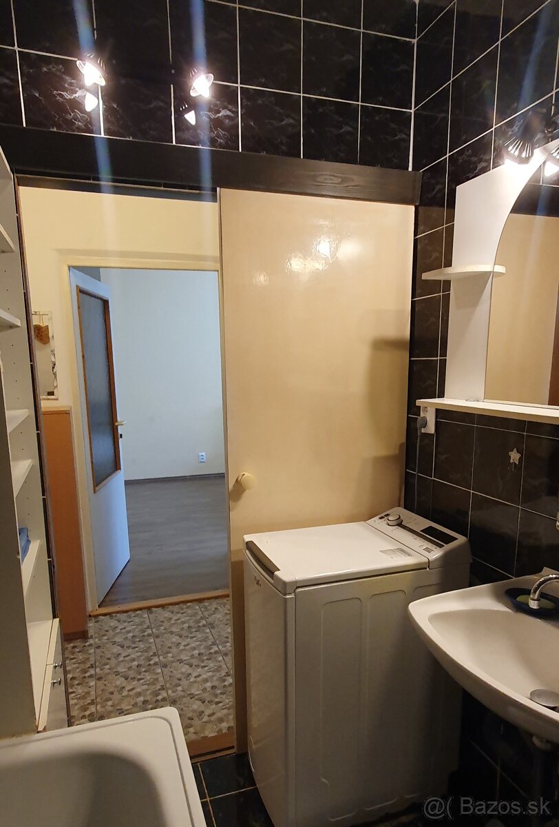Prenájom 2-izbový byt Podháj BB - 11