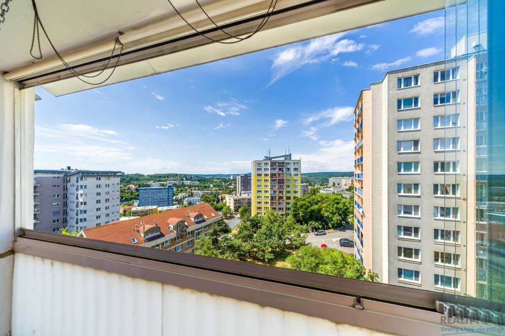Slnečný 3-izbový byt, loggia, výhľad, zeleň, poloha, L.Dérer - 11