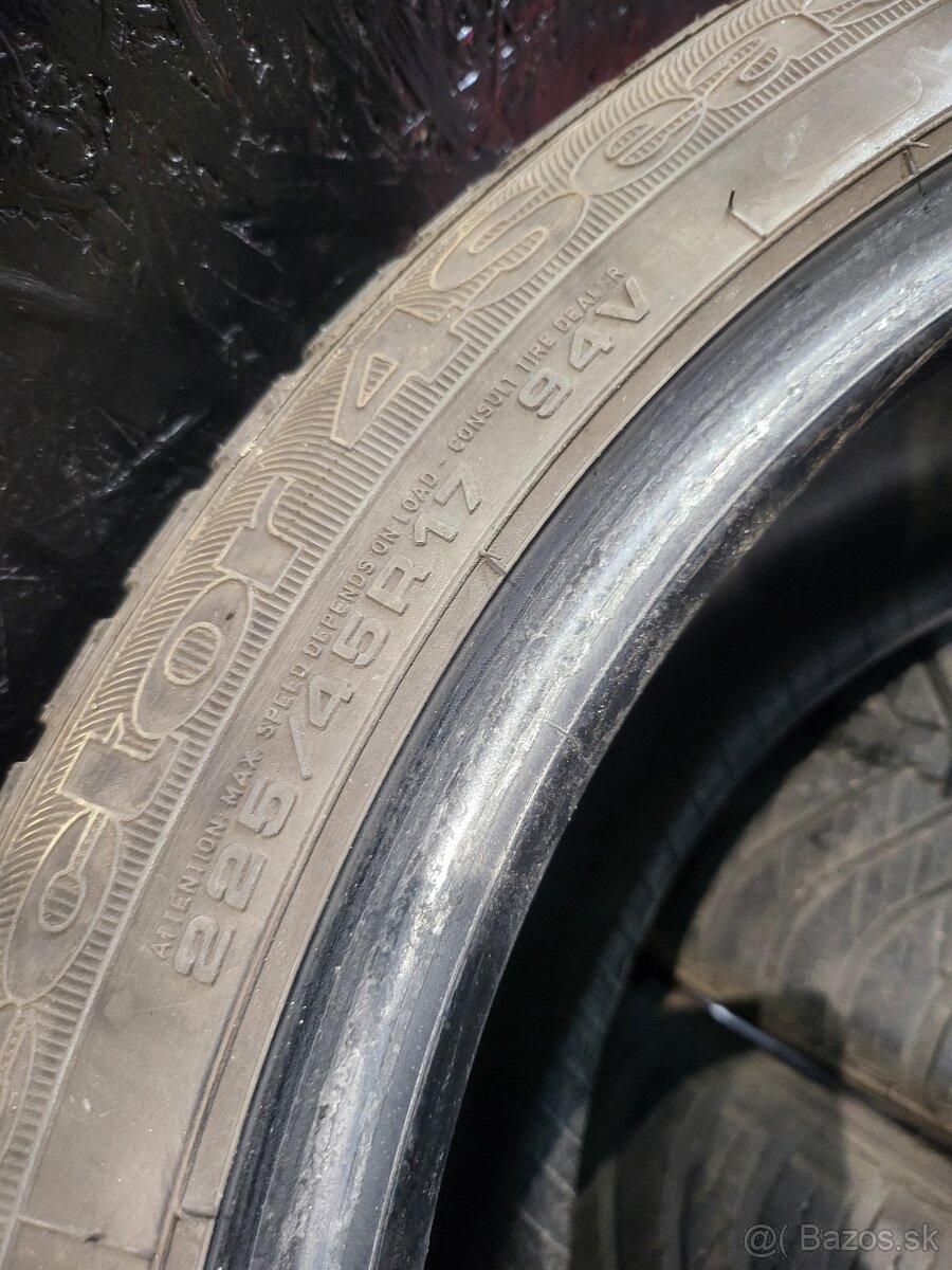 225/45 R17 Goodyear celoročné pneumatiky - 11