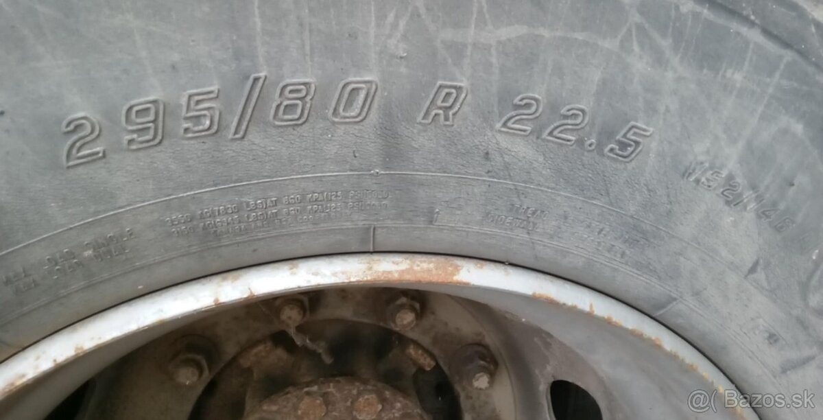 Autobus Karosa kolesá Firestone 29580 R22,5 - 11