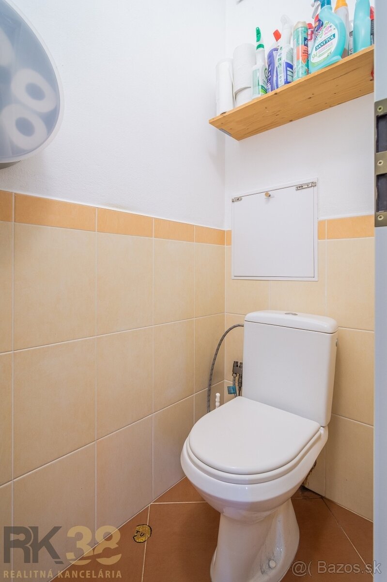 Priestranný 3-izbový byt v novšom bytovom dome v Poprade - 11