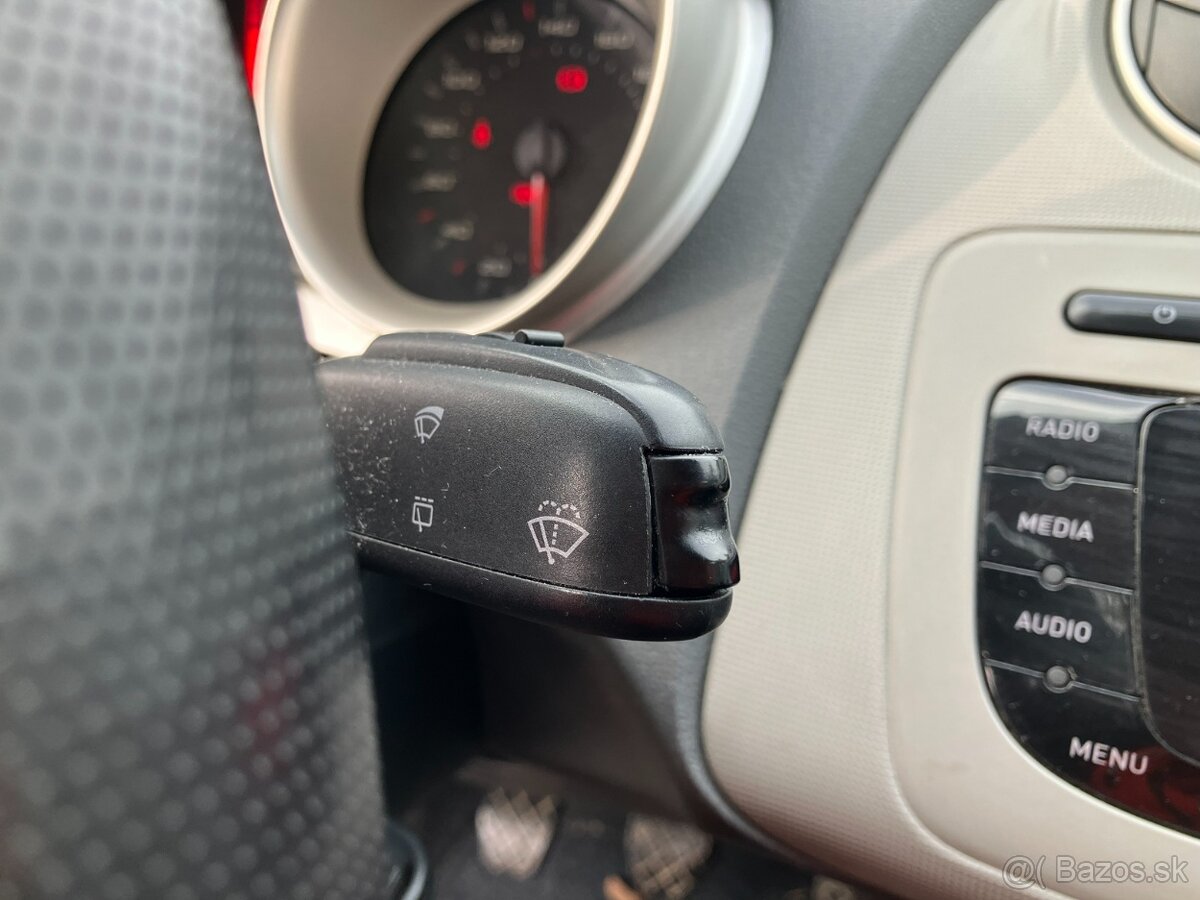 Seat Ibiza 1.4i 16V Style 63 kW M5 - 11