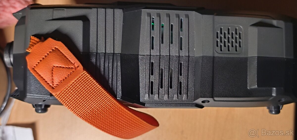 Vzduchový kompresor s led svetlom - 11