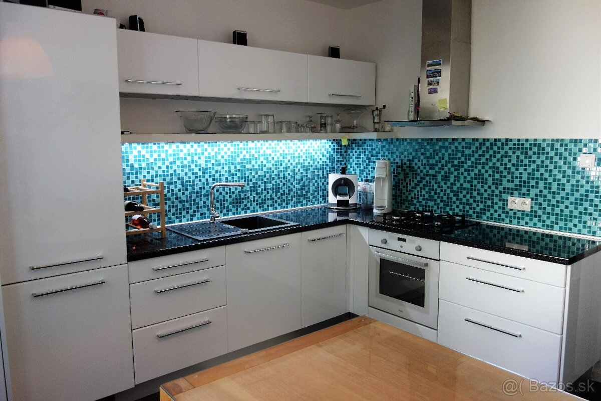Prenájom 2 izbového bytu Nivy - 11