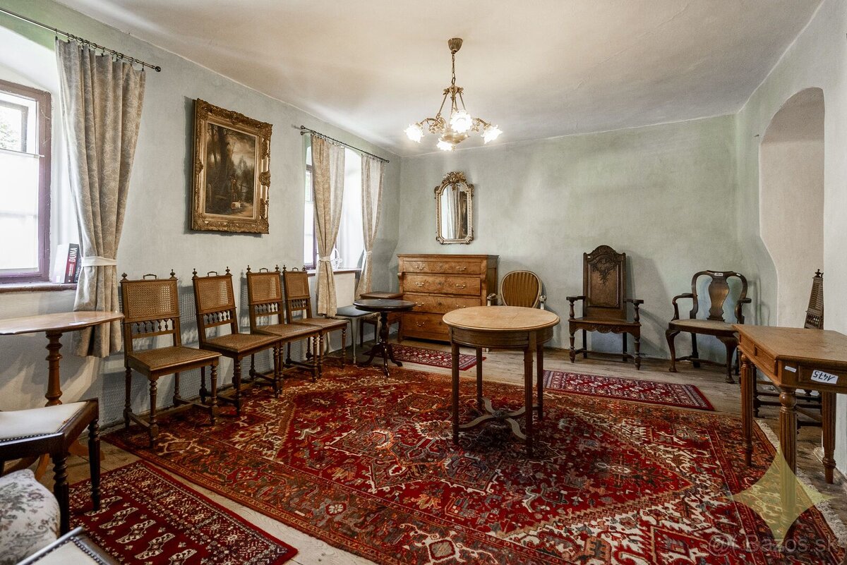 Historický rodinný dom v srdci obce Štiavnické Bane - 11