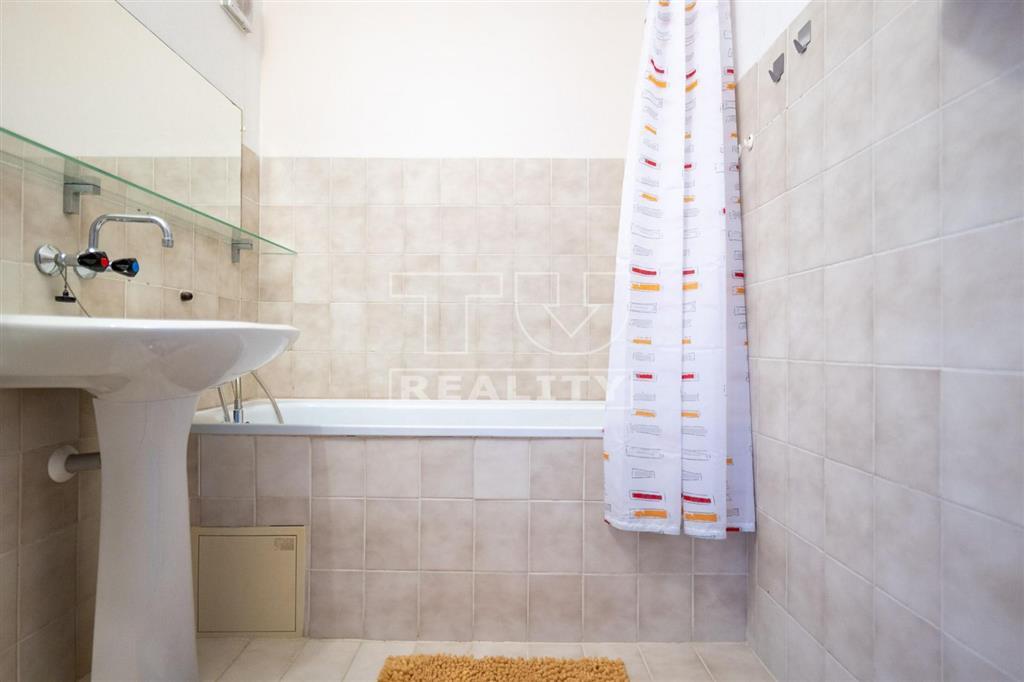 3-izbový byt s výbornou dispozíciou - sídlisko Hájik - 11