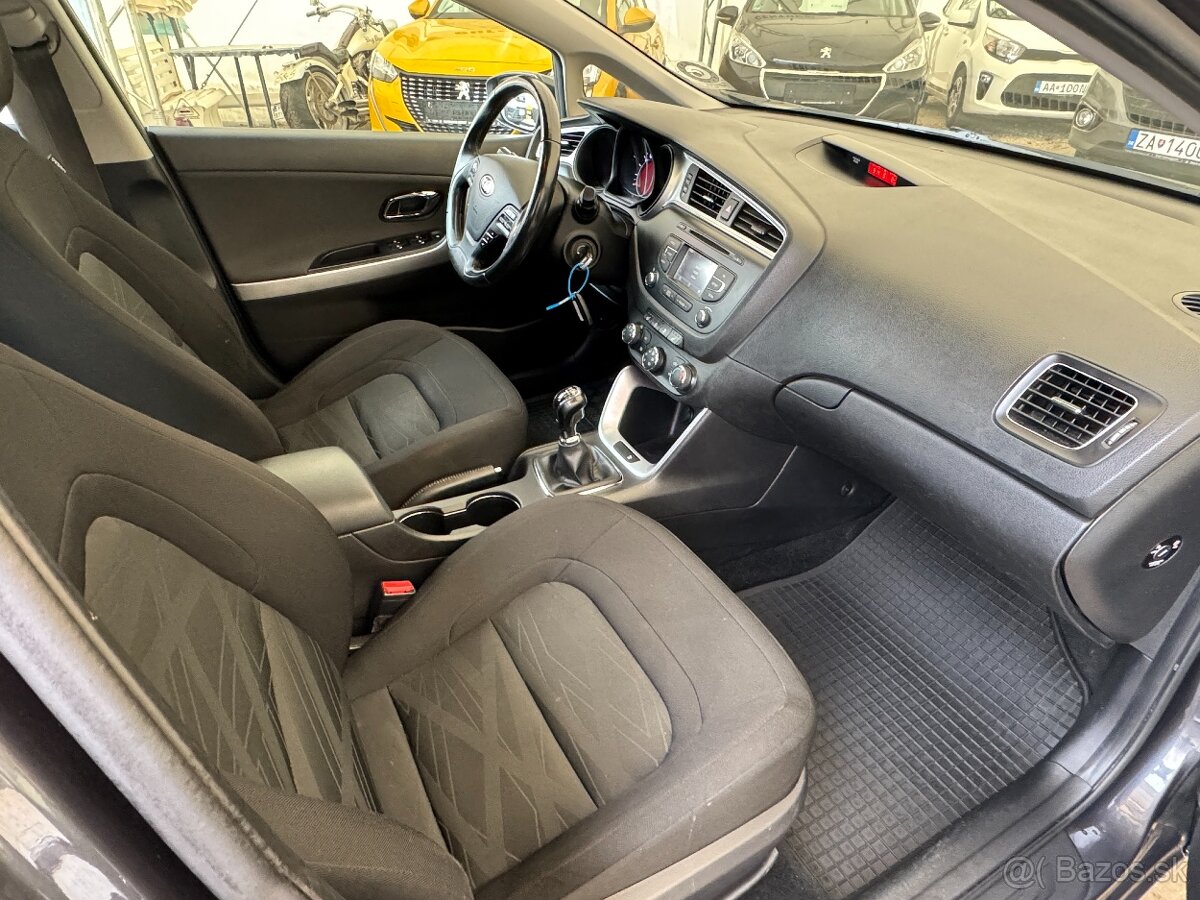 Kia Cee´d SW 1.0 CVVT - 11