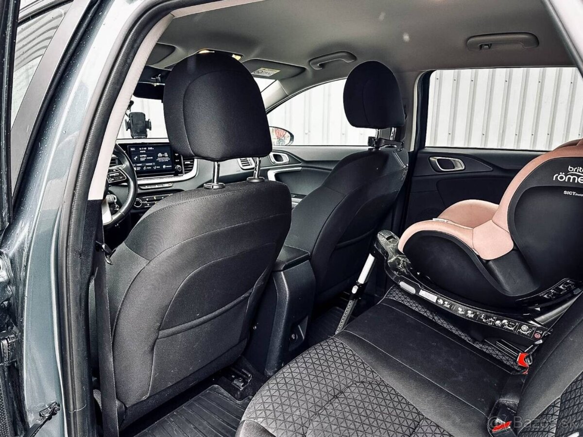 Kia Ceed SW 1.5 T-GDi Silver A/T - 11