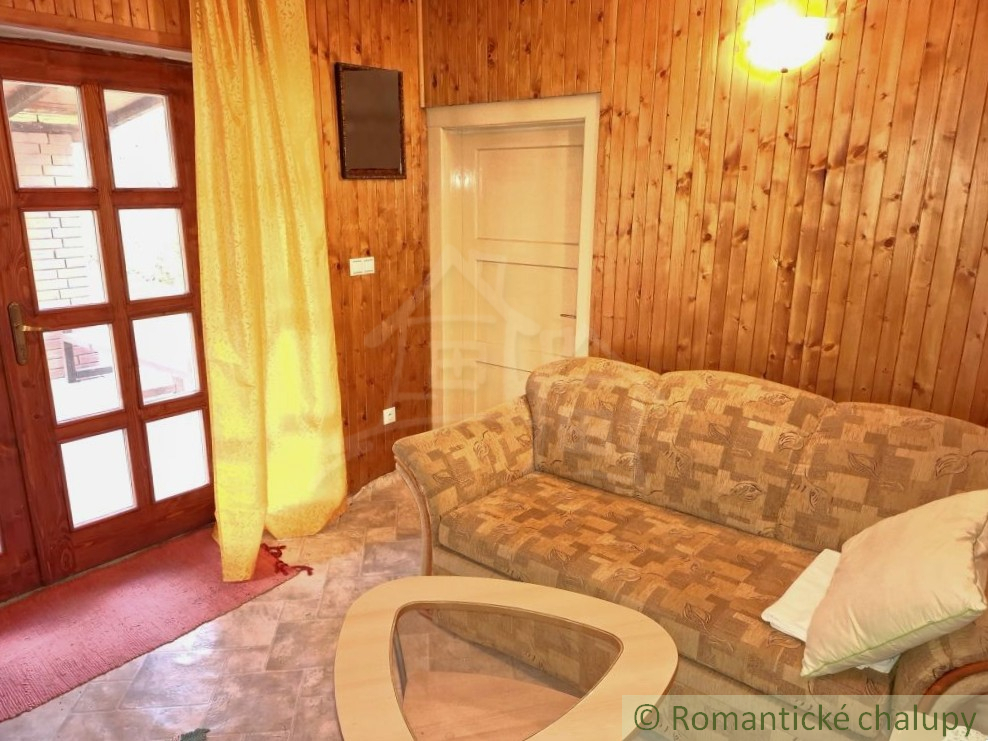 Romantická chalúpka v obci Divín - 11