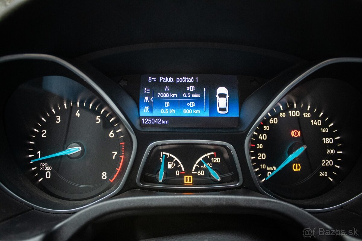 Ford Focus 1.0 EcoBoost Titanium X - 11