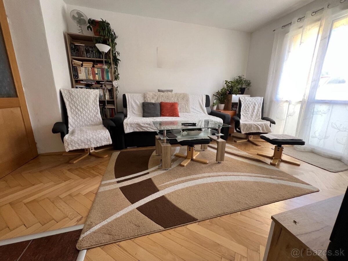 Na predaj slnečný zrekonštruovaný 2 izbový byt Valaská - 11