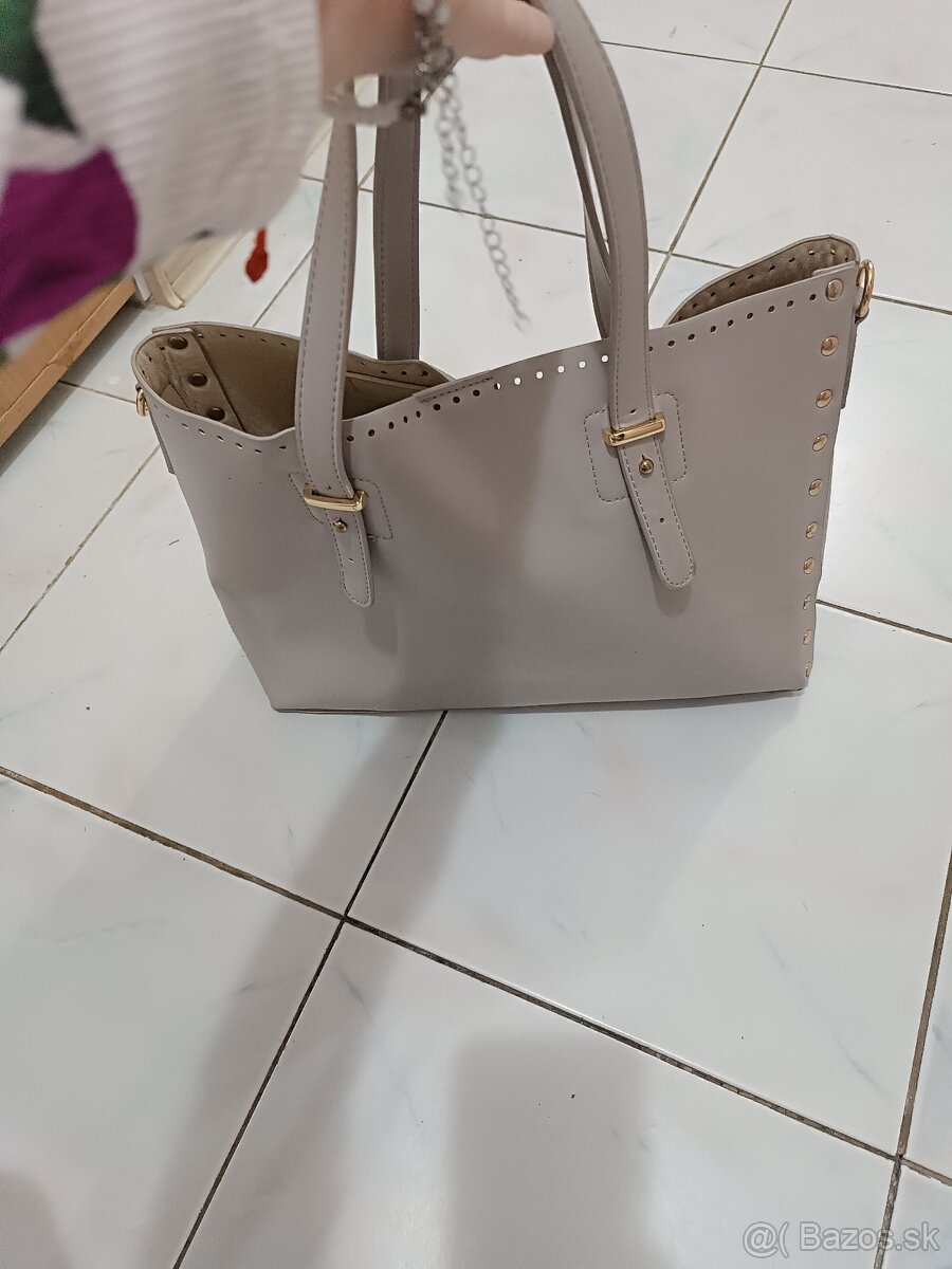 Balík dámskych kabeliek - 11