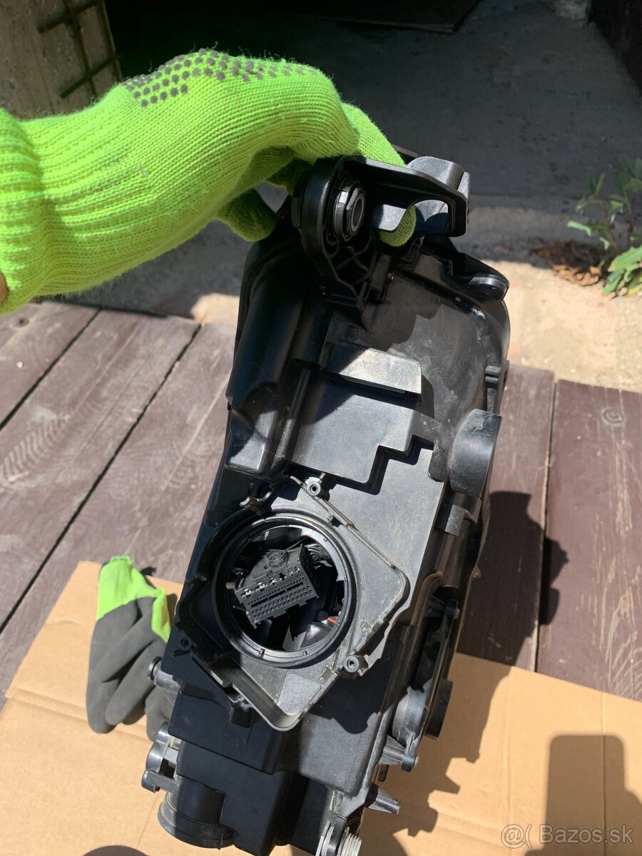 predni led svetlo xenon skoda scala leve levy - 11